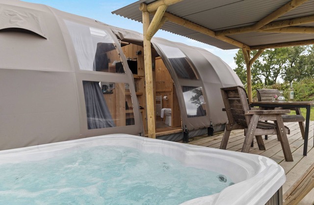 Stargazer 1 (Sleeps 4)