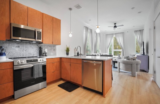 Starlet East 207-Sleeps 4
