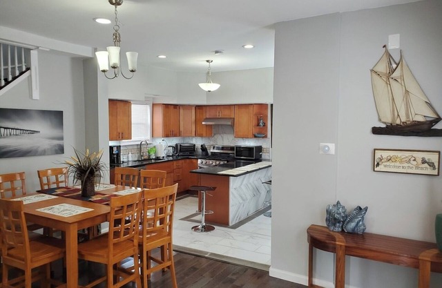 Starlite Sanctuary- Easy Walk to Trop and Boardwalk!