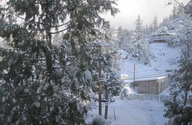 Stay at this centrally located mountain home!