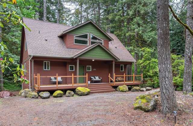 Stay before 9/22 get the 3RD night FREE!Hot tub,EVcharger, Creek,