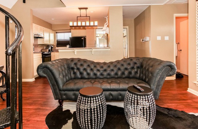 Stay Next Door To The Austin Convention Center In The Heart Of Downtown.