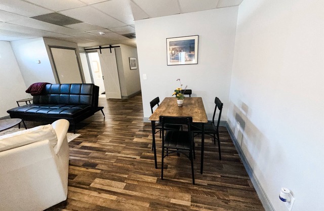 Stay On Festus Main 2 bedroom 1.5 bath Near Mercy