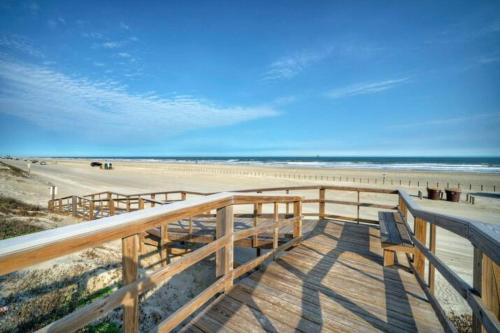 Stay Palm by AvantStay Boardwalk Pool
