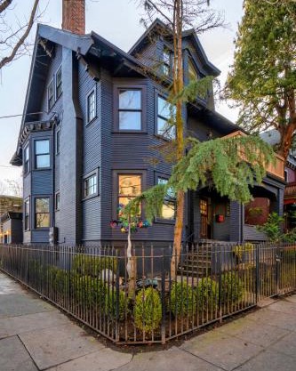 Stay Portland - 1910 Historic Jessie Morehead House - 98 WalkScore