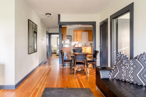 Stay Portland - Portland Classic - Walk to Local Coffee & Food