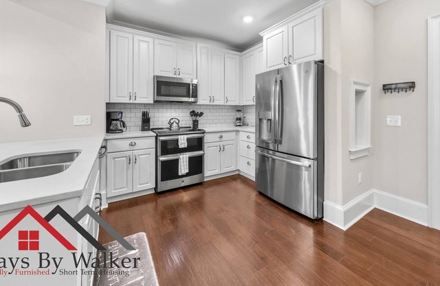 StaysByWalker 2BR in Myers Park! King Bed + Gym