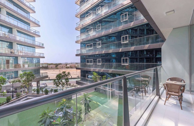StayShort - Spacious Studio for 2 in Arabian Gate!