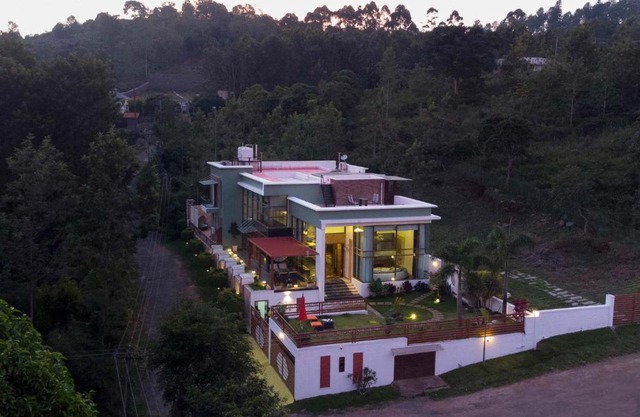 StayVista at The Yercaud Bungalow with Pvt Pool