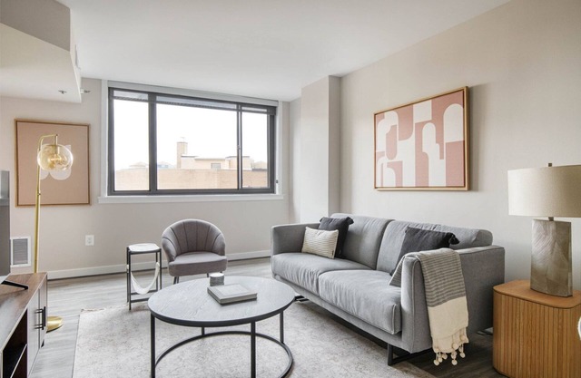 Stellar Clarendon 1BR w/Pool, Gym & Squash, nr Dining, by Blueground