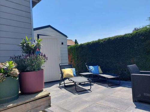 Stelle Maris, Nice place in Heinkenszand, 2 bedrooms, outdoor swimming pool, WIFI smart TV and privacy