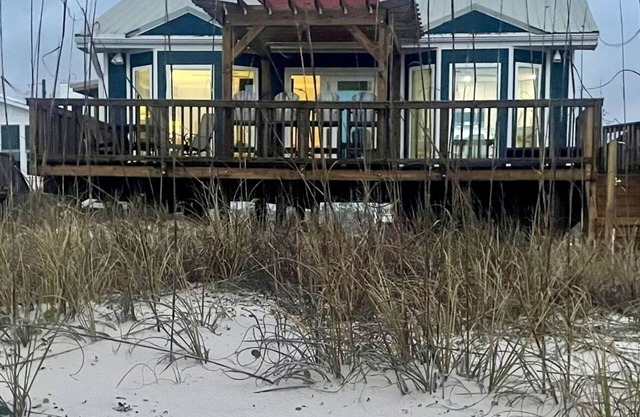 STEP RIGHT ONTO THE SAND 180 degree VIEWSnUncrowded beach!