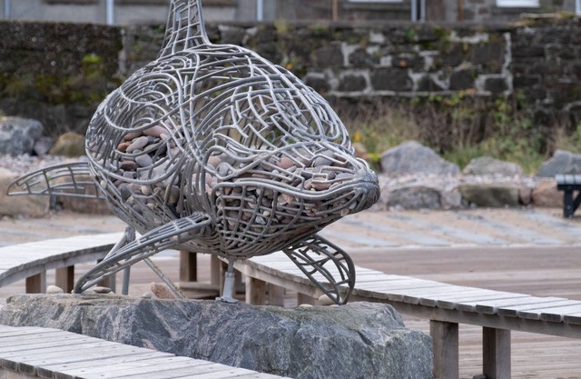 Stepping Stone Apartment is a stone throw away from Stonehaven Beach, with Two Bedrooms and Views