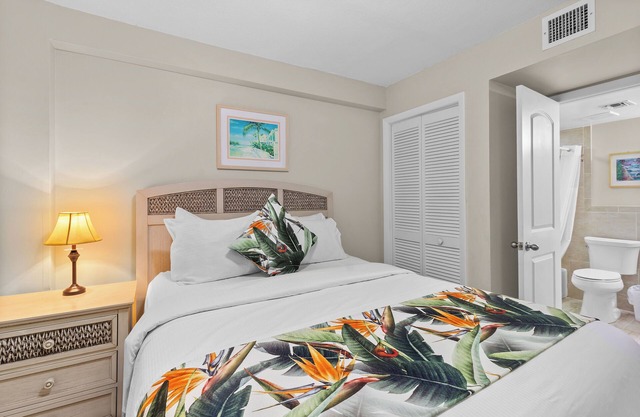 Steps From The Beach! 4 Ocean View Units, Outdoor Pool, Near Ocean Reef Club!