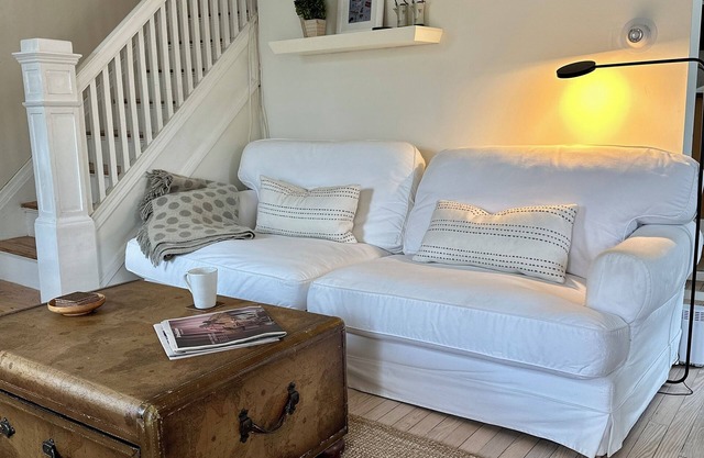 Steps from the Hudson River- nCozy & Comfy sums up this 3 Bedroom 2 Bath home.