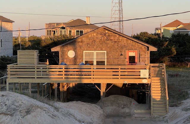 Steps from the ocean in the Outer Banks - New Hot Tub, Deck & Dog Run!