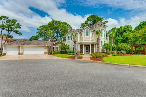 Steps to Bay Tranquil Navarre Retreat with Balcony