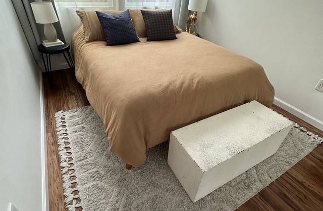 Steps to Echo Park, Dodgers Stadium and cool restaurants/cafes/bars