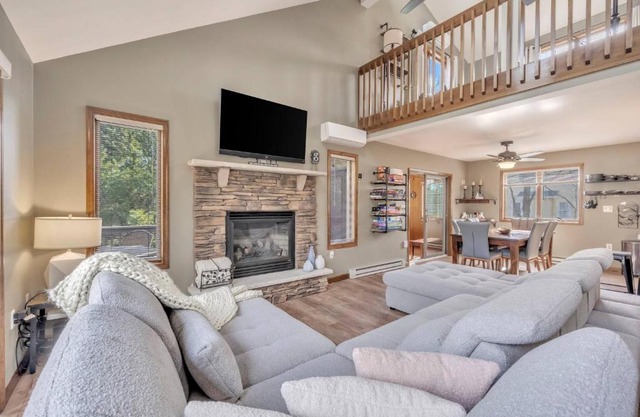 Steps To The Lake House, Hot tub, Game room, Deck