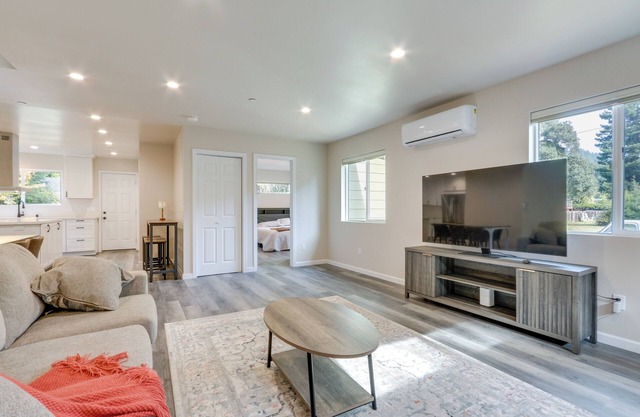 Steps to Town & River: Modern Monte Rio Retreat