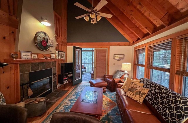 Still Life Cottage @ Brickyard Creek, Bayfield