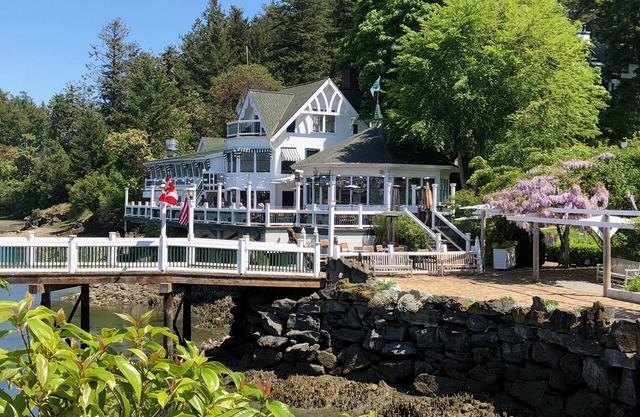 Still open summer dates property has kayaks bikes, crab pots. Book 2025 in Jan