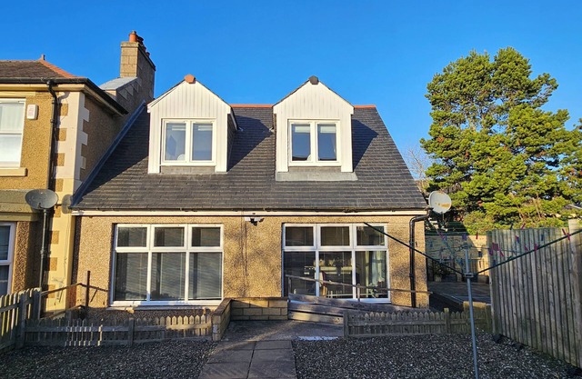Stobhill 2 Bedroom House W/sofa bed - Gorebridge