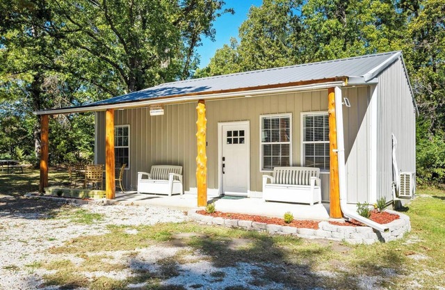 Stockton Lake Getaway Less than 1/2 mi to Lake