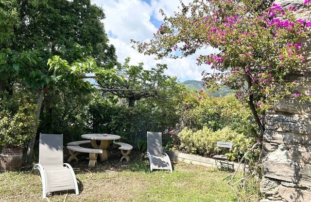 Stone casetta 3km from the sea near the port of taverna and moriani beach