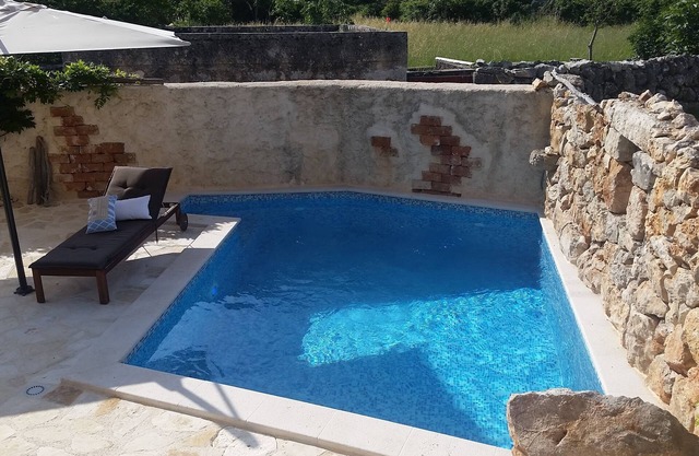 Stone House, Luxury, Pool, Garden, 3 Bedrooms+2/2 Beds, 2 Bathrooms,WIFI,GRILL