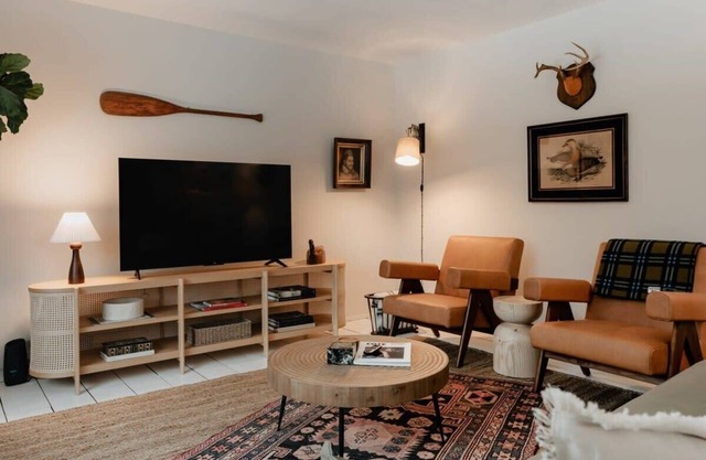 Stonebridge Hideaway - Enchanting 3 Bedroom Cabin