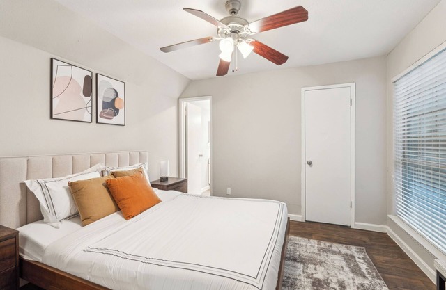 Stratton 2520C I Spacious 2 Bed 1.5 Bath