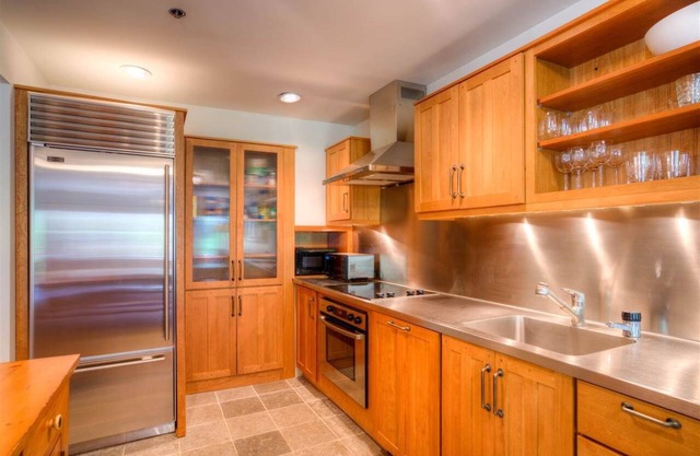 Stratton Mountain Ski in Ski out Hot Tub