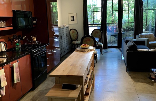 Streetcar Lofts in the Pearl