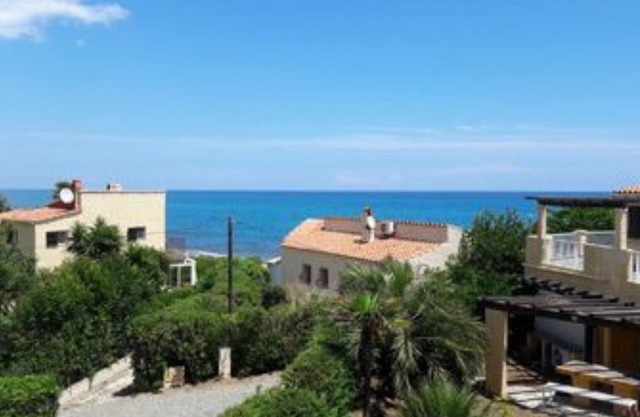 Studio 1 - 50 m sand beach end quiet place with trees - sea view