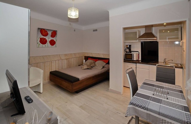 STUDIO 2- Quiet accommodation with private parking terrace in the center of Sarlat