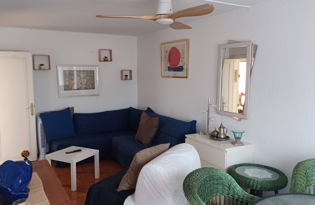 Studio 30m2 (4personnes max), beach and port within walking distance