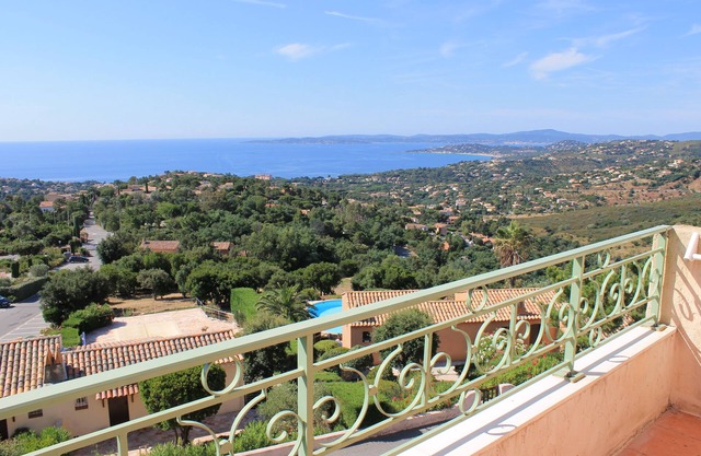 Studio 4 personnes vue sur le golfe de St Tropez