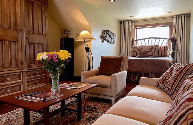 Studio 57- luxury apartment in the Wapiti Area!