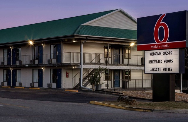 Studio 6 Branson West, Mo – Silver Dollar City