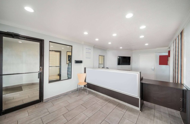 Studio 6 Laredo, TX - North I-35