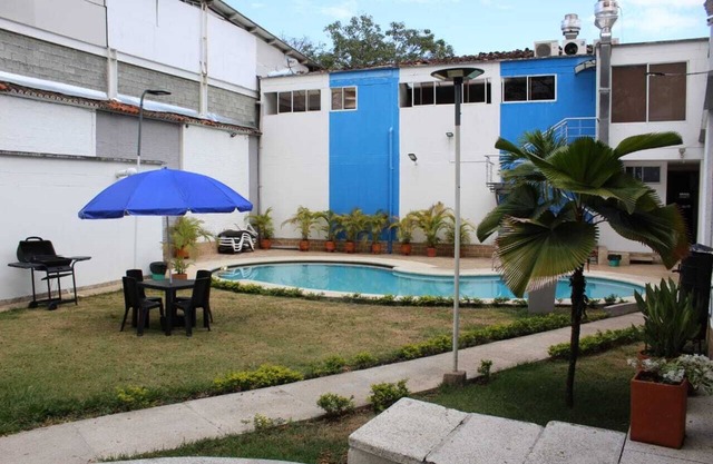 Studio apartment #3 in an exclusive neighborhood in Cali garden city.