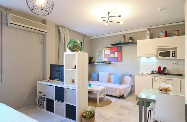 Studio Apartment 'Casa Curro' with Wi-Fi and Air Conditioning