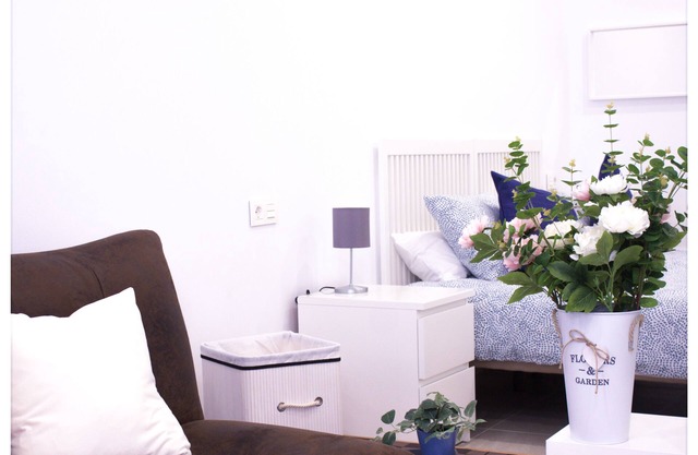 Studio-Apartment-Ensuite with Shower-Street View-Estación Centro Vialia 6