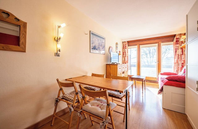 Studio Apartment 'Le Cosmos' with Mountain View and Balcony
