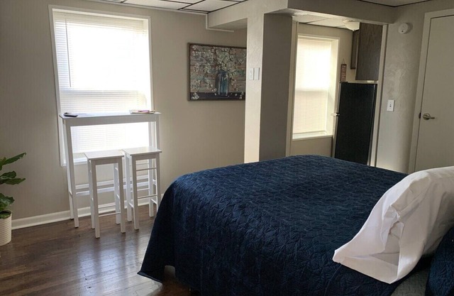 Studio Apartment on Main Street in Coshocton (25)