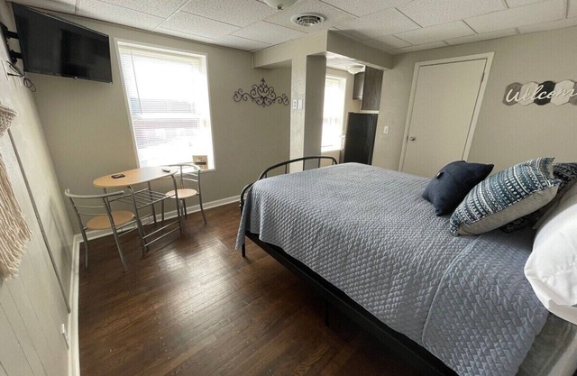 Studio Apartment on Main Street in Coshocton (35)