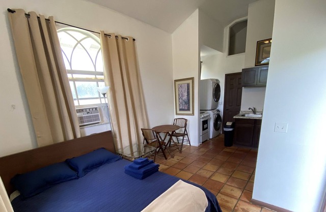 studio apt on horse farm