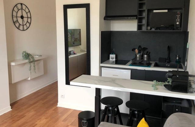 Studio at the foot of old nice 50m from the Tramway