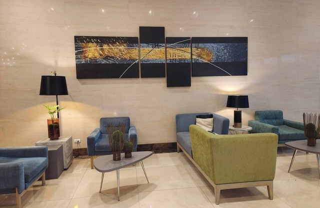 studio behind to venice mall at mckinley taguig